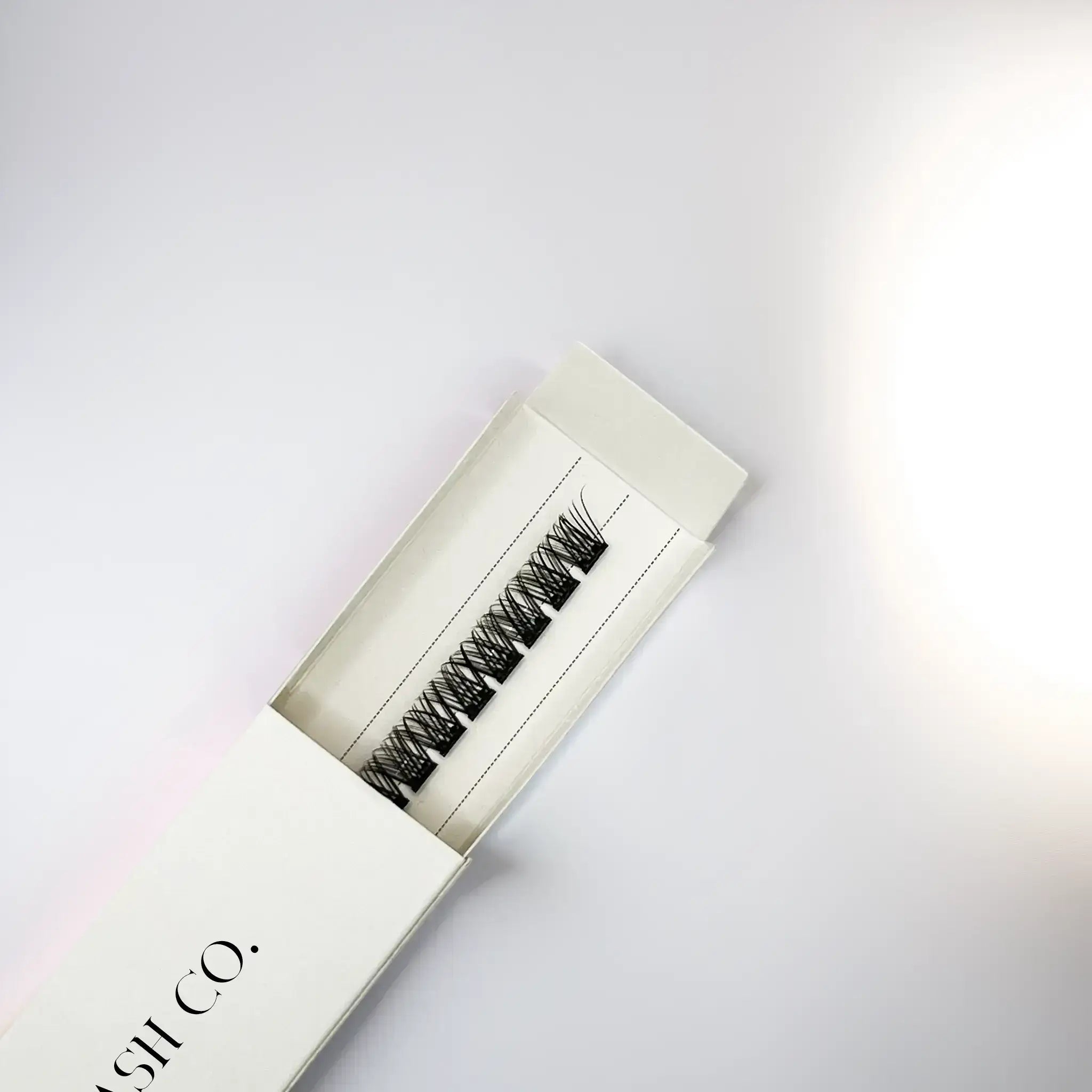 MinuteLashes Monthly Supply box showcasing reusable, self-adhesive false eyelashes, perfect for dramatic or natural looks.