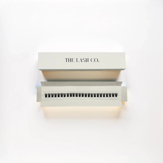 Minute Lashes Cluster - Nova box containing elegant cluster lashes for refined volume and a feathery finish.